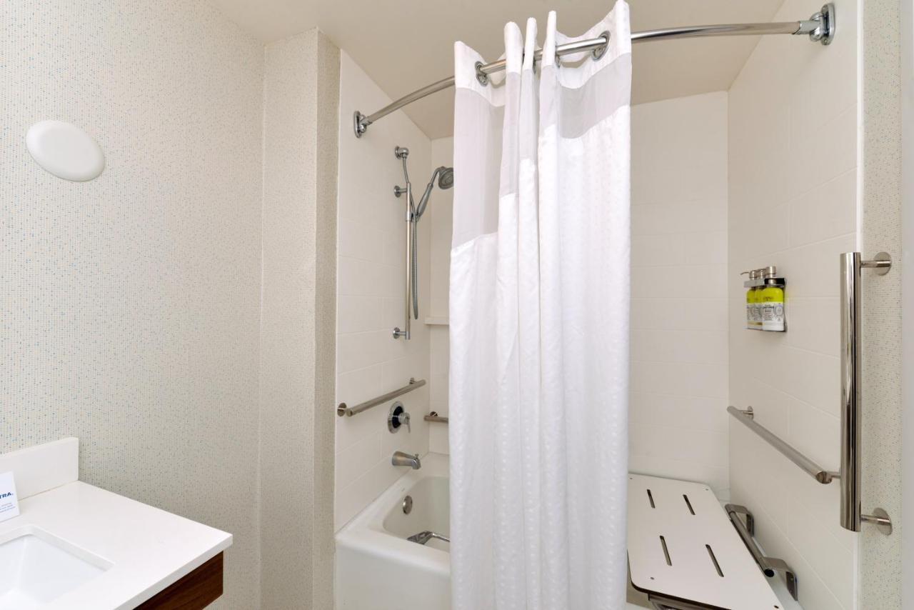 Holiday Inn Express Lodi By Ihg Екстериор снимка