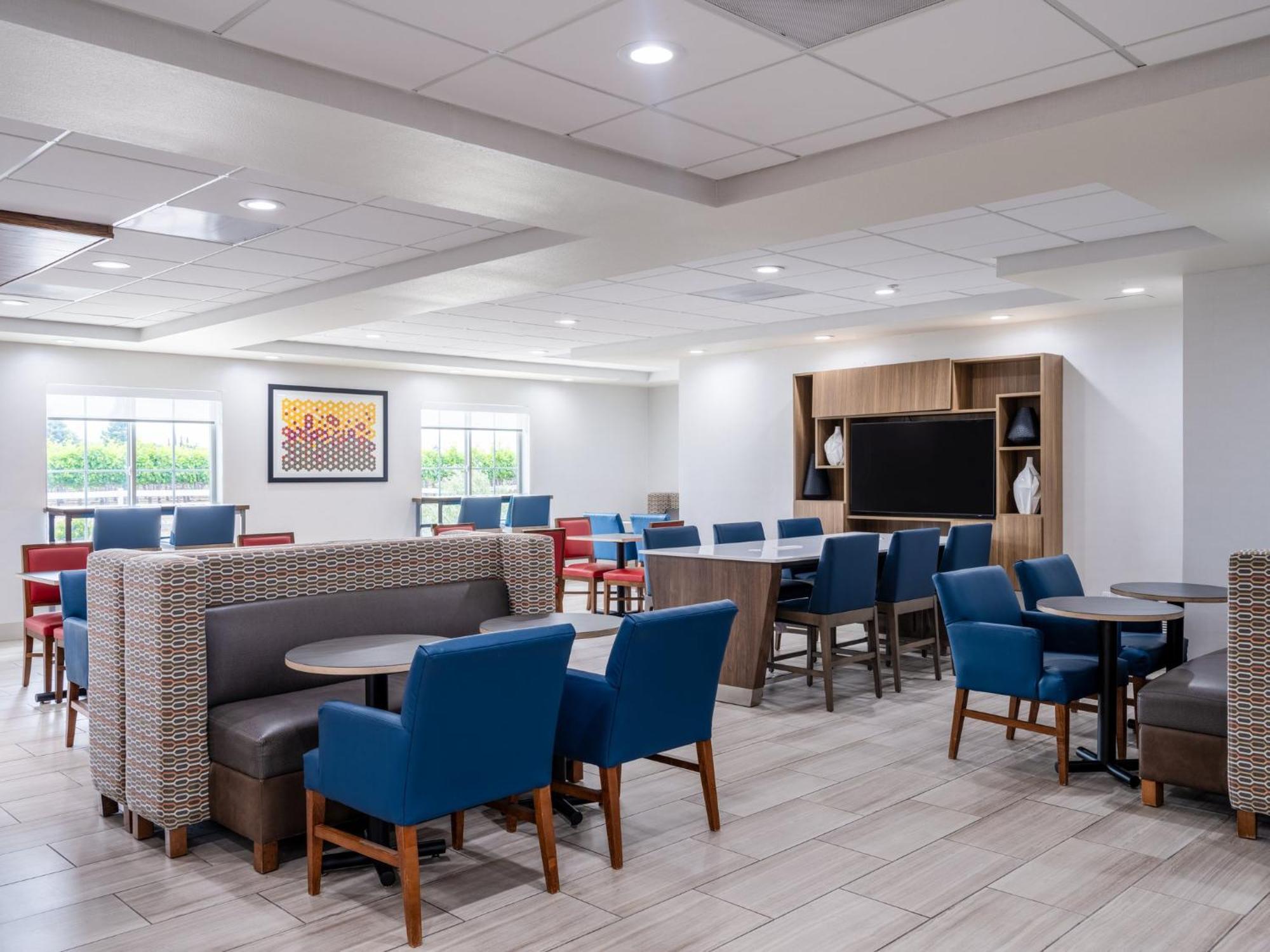 Holiday Inn Express Lodi By Ihg Екстериор снимка