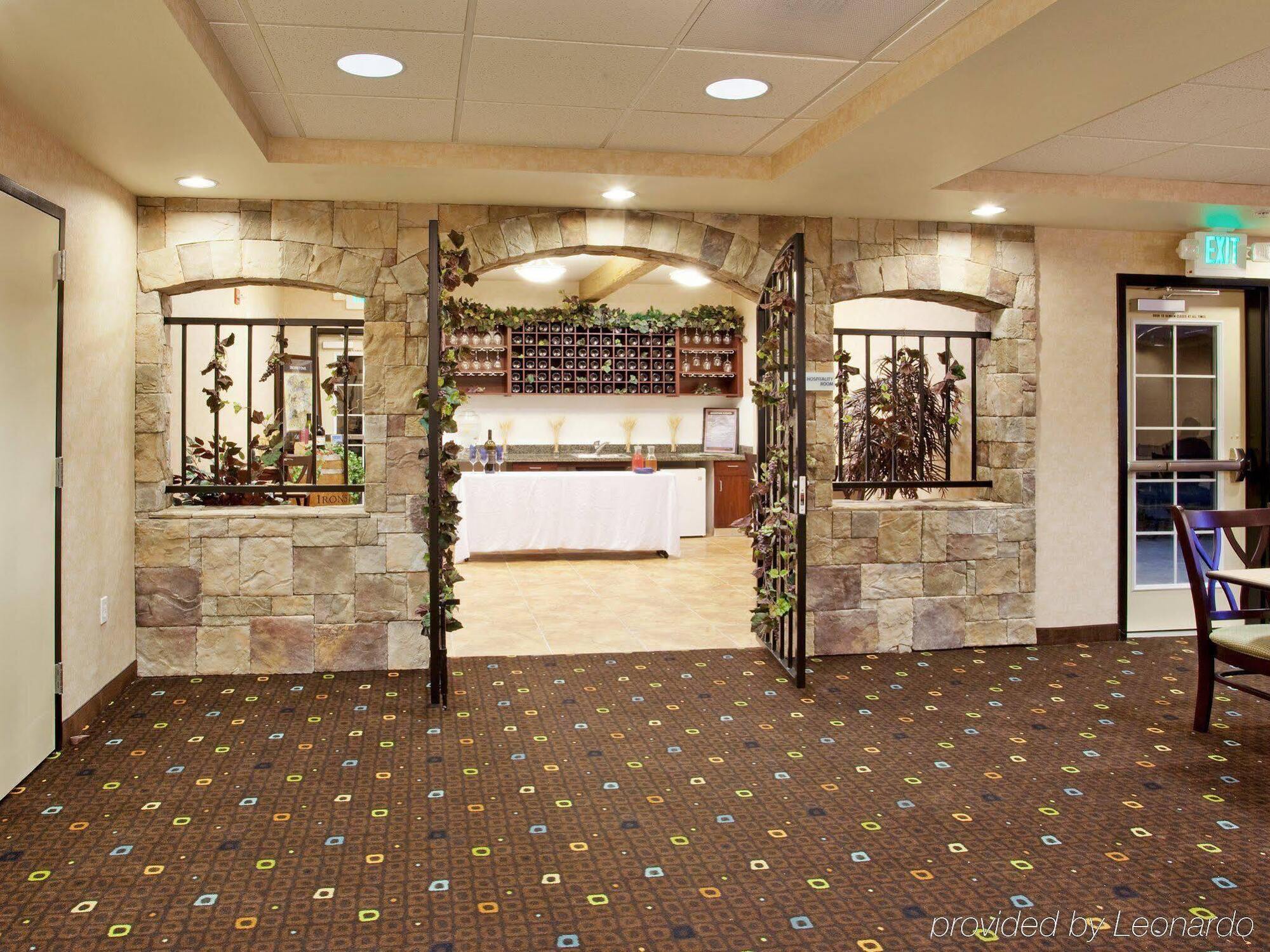 Holiday Inn Express Lodi By Ihg Екстериор снимка